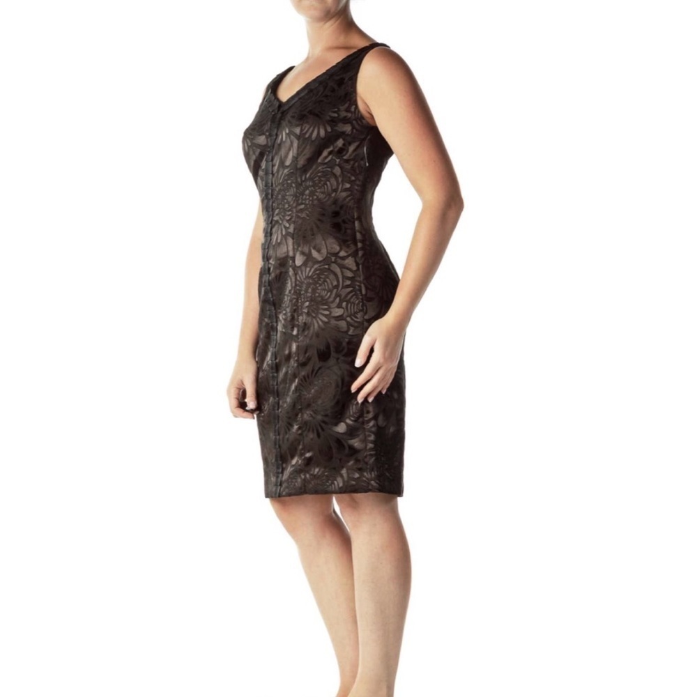 Luxe Carmen Marc Valvo sleeveless knee length shift dress black floral s…